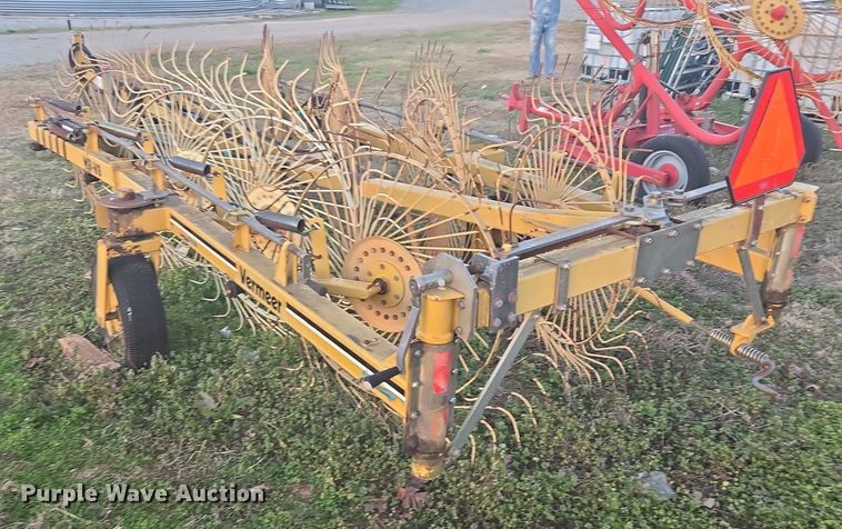 image for item DW1852 Vermeer WR-V8 hay rake