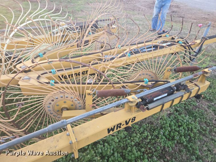 image for item DW1852 Vermeer WR-V8 hay rake