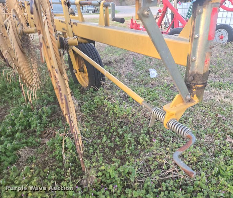 image for item DW1852 Vermeer WR-V8 hay rake