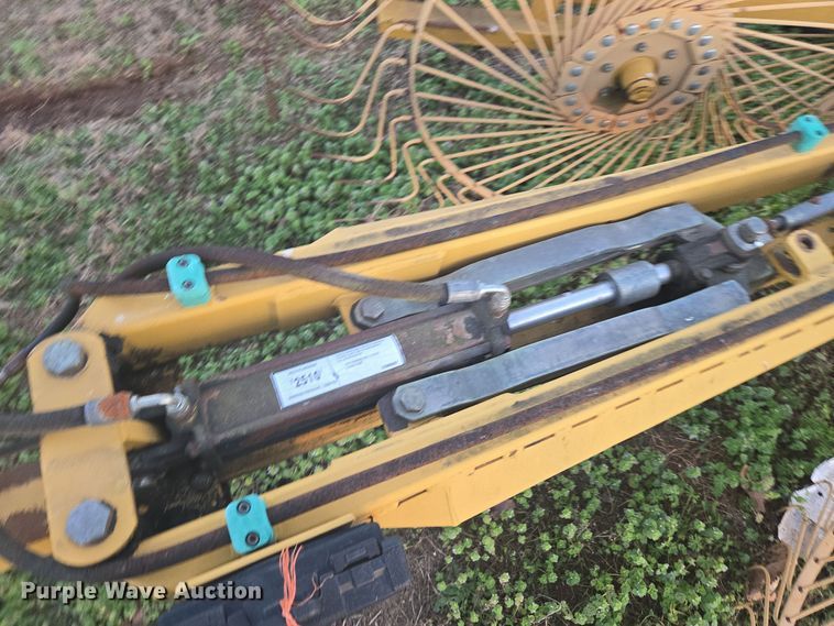 image for item DW1852 Vermeer WR-V8 hay rake