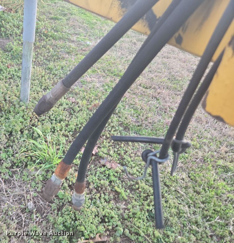 image for item DW1852 Vermeer WR-V8 hay rake