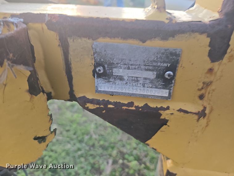 image for item DW1852 Vermeer WR-V8 hay rake