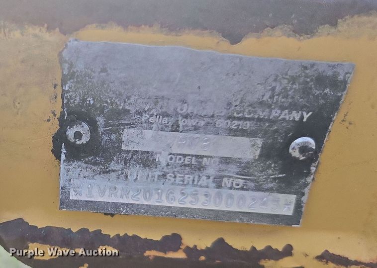 image for item DW1852 Vermeer WR-V8 hay rake