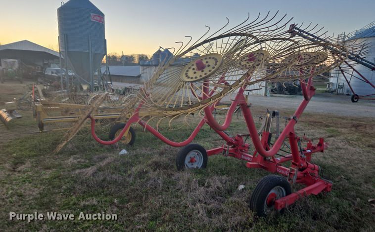 image for item DW1853 2007 Tonutte RCS8 hay rake