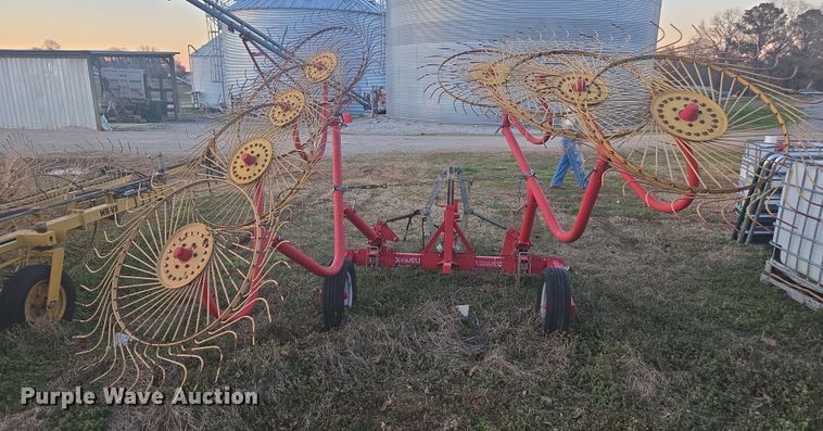 image for item DW1853 2007 Tonutte RCS8 hay rake
