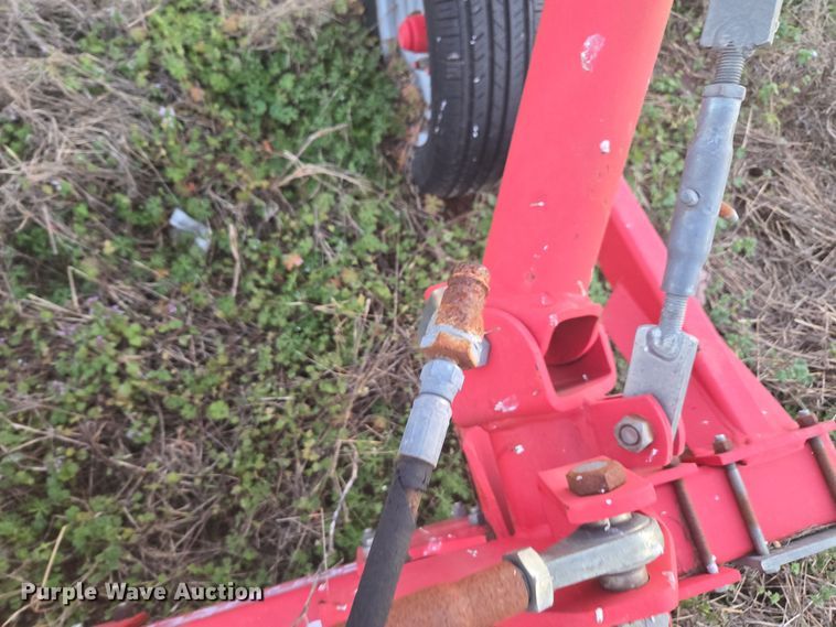 image for item DW1853 2007 Tonutte RCS8 hay rake