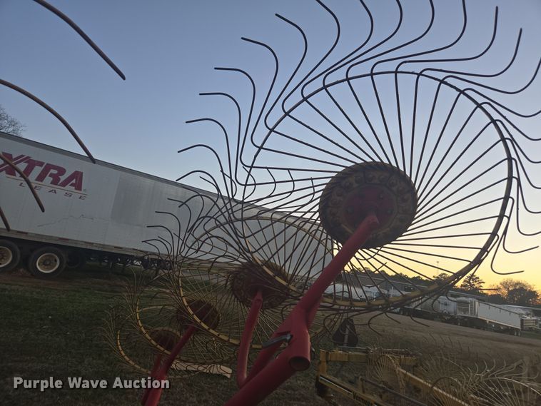 image for item DW1853 2007 Tonutte RCS8 hay rake