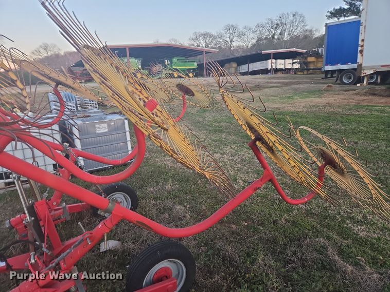 image for item DW1853 2007 Tonutte RCS8 hay rake