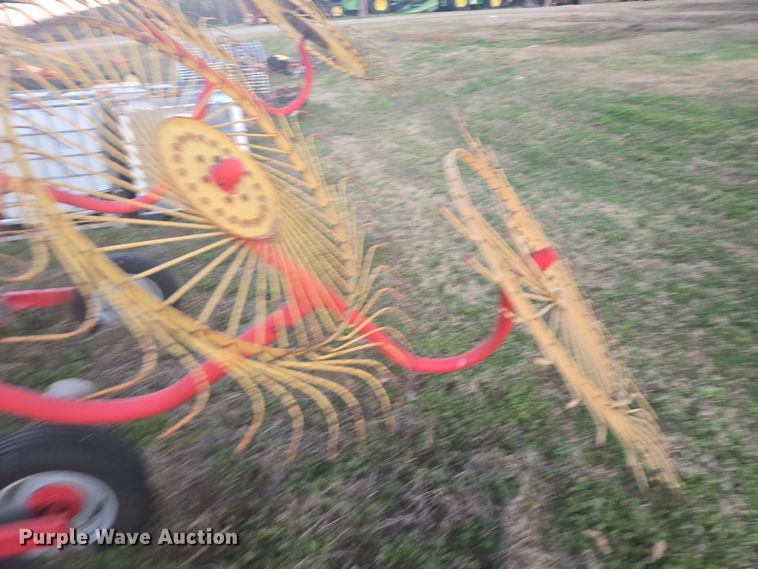 image for item DW1853 2007 Tonutte RCS8 hay rake