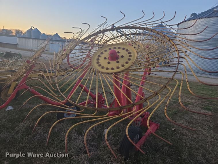 image for item DW1853 2007 Tonutte RCS8 hay rake