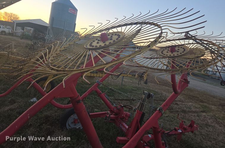 image for item DW1853 2007 Tonutte RCS8 hay rake