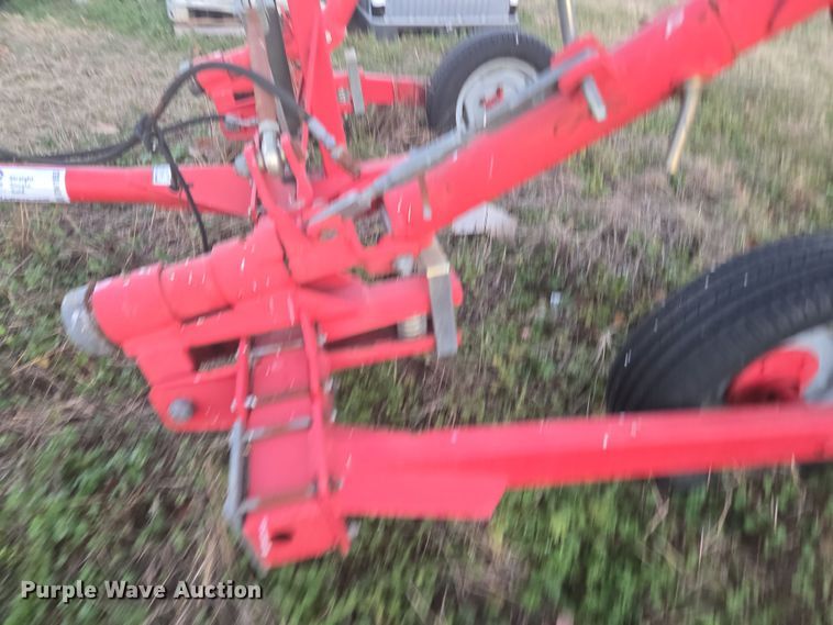 image for item DW1853 2007 Tonutte RCS8 hay rake