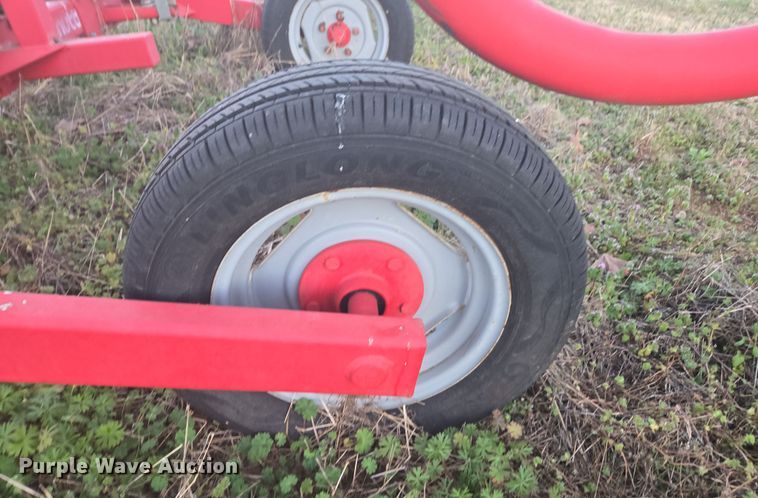 image for item DW1853 2007 Tonutte RCS8 hay rake