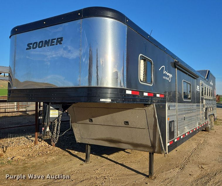 image for item DY6973 2018 Sooner  Universal Trailers horse trailer