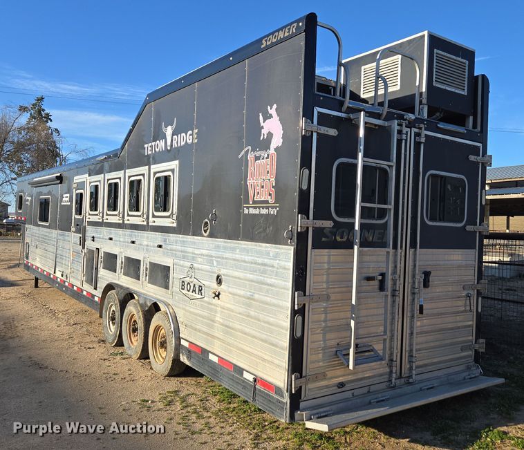 image for item DY6973 2018 Sooner  Universal Trailers horse trailer