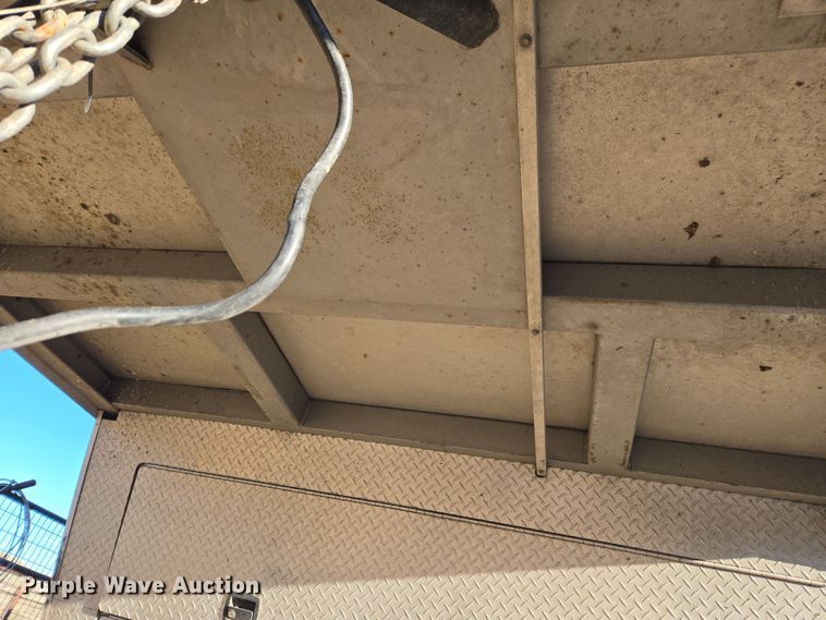 image for item DY6973 2018 Sooner  Universal Trailers horse trailer