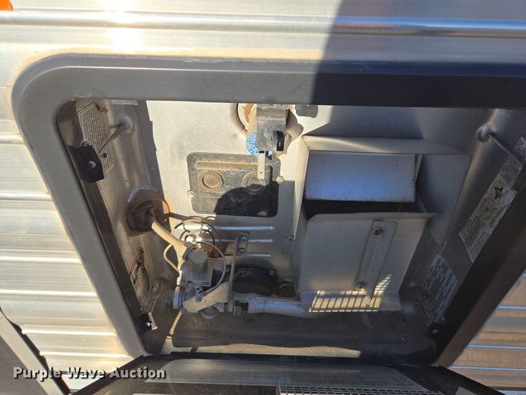 image for item DY6973 2018 Sooner  Universal Trailers horse trailer