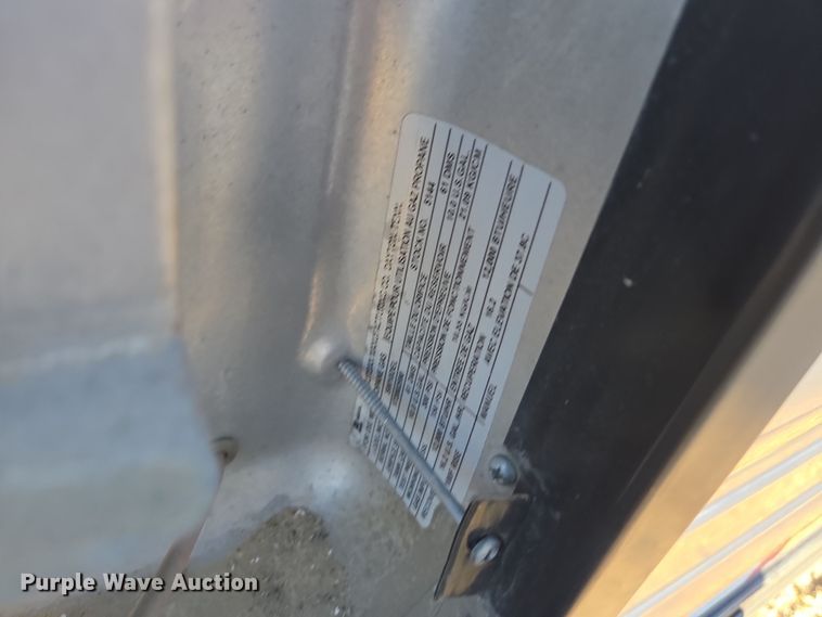 image for item DY6973 2018 Sooner  Universal Trailers horse trailer