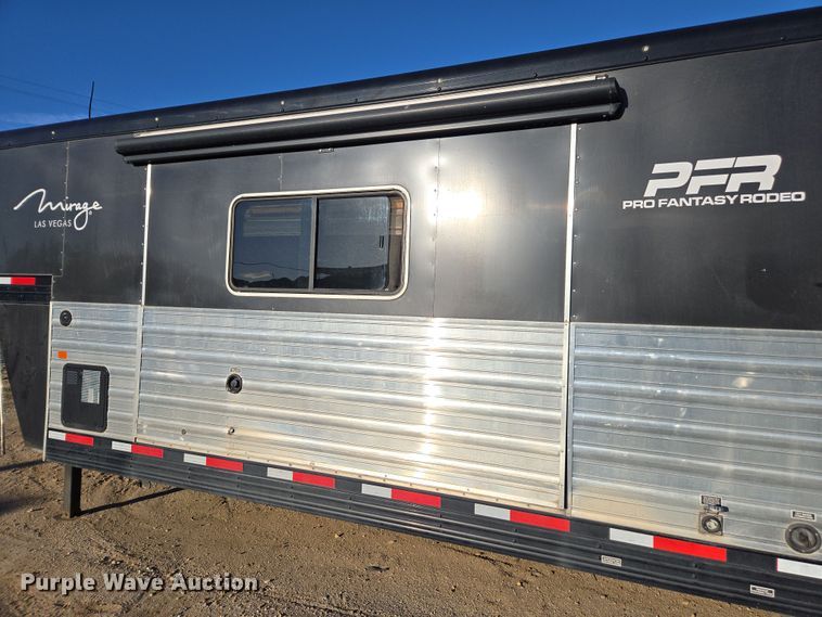 image for item DY6973 2018 Sooner  Universal Trailers horse trailer