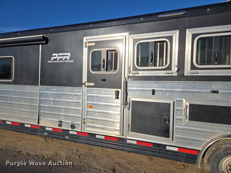 image for item DY6973 2018 Sooner  Universal Trailers horse trailer