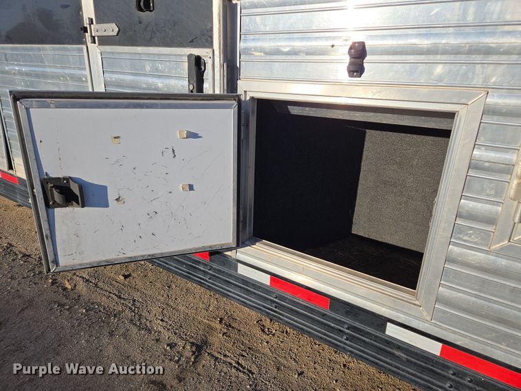 image for item DY6973 2018 Sooner  Universal Trailers horse trailer