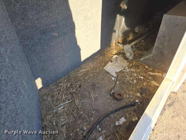 image for item DY6973 2018 Sooner  Universal Trailers horse trailer