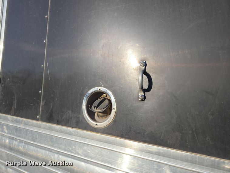 image for item DY6973 2018 Sooner  Universal Trailers horse trailer