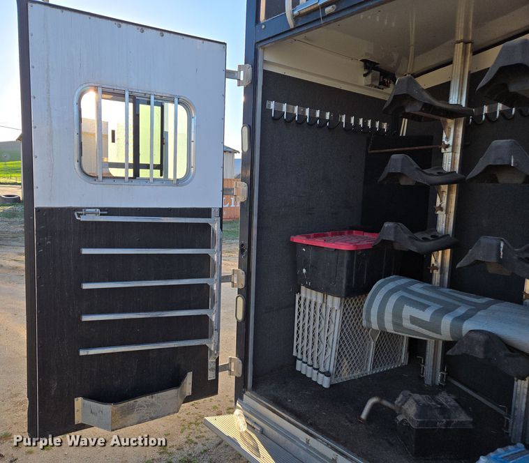 image for item DY6973 2018 Sooner  Universal Trailers horse trailer