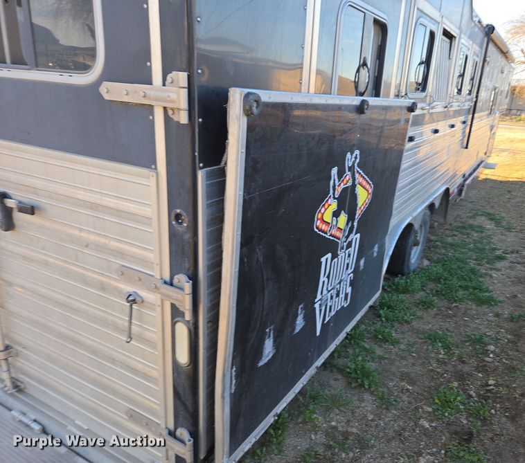 image for item DY6973 2018 Sooner  Universal Trailers horse trailer