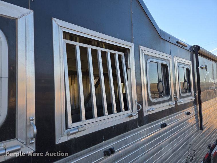 image for item DY6973 2018 Sooner  Universal Trailers horse trailer