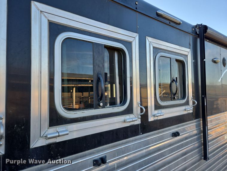 image for item DY6973 2018 Sooner  Universal Trailers horse trailer