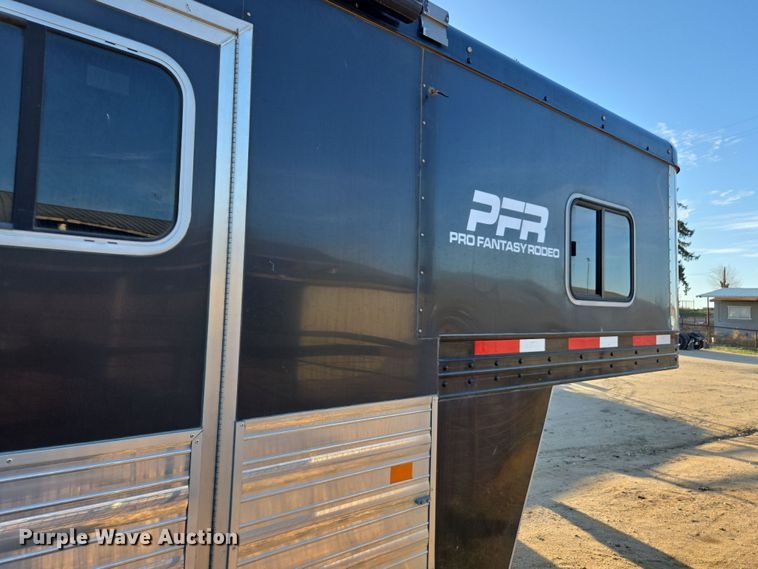 image for item DY6973 2018 Sooner  Universal Trailers horse trailer