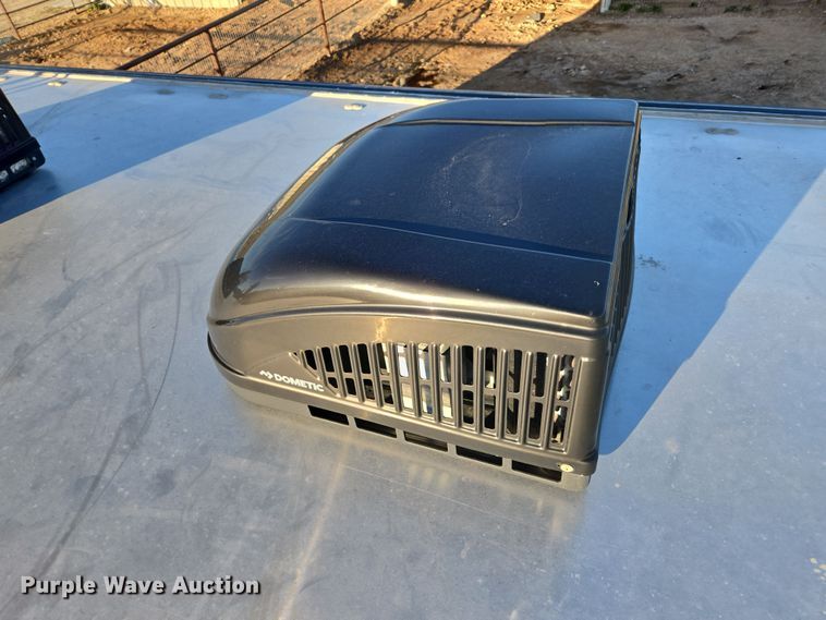 image for item DY6973 2018 Sooner  Universal Trailers horse trailer