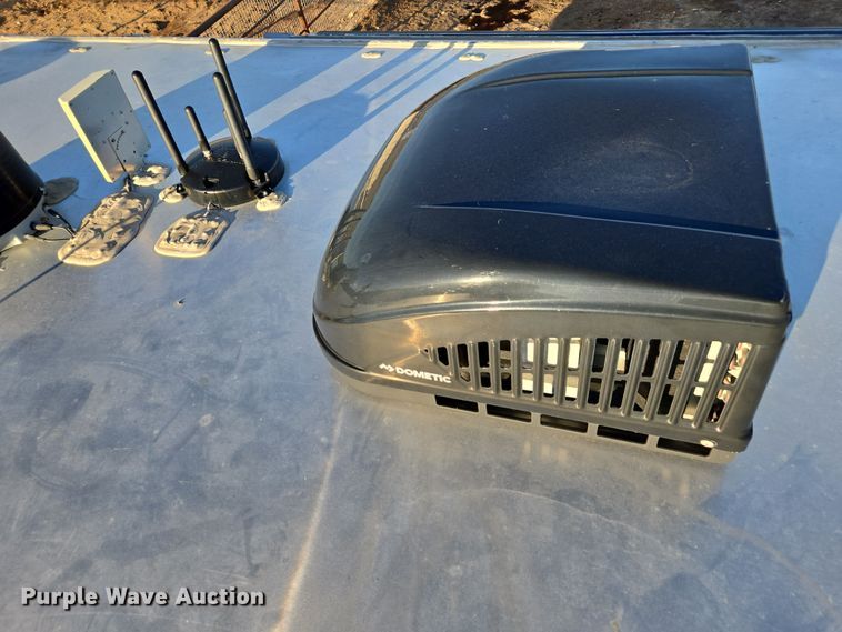 image for item DY6973 2018 Sooner  Universal Trailers horse trailer