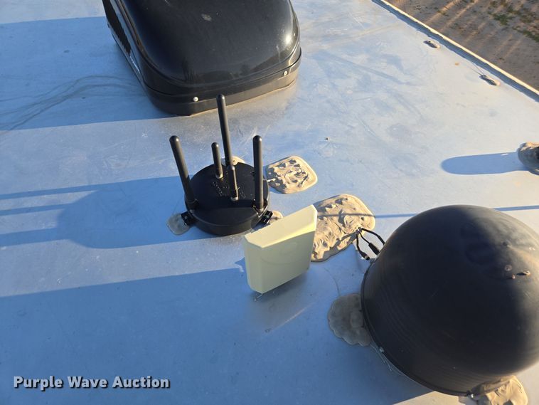 image for item DY6973 2018 Sooner  Universal Trailers horse trailer