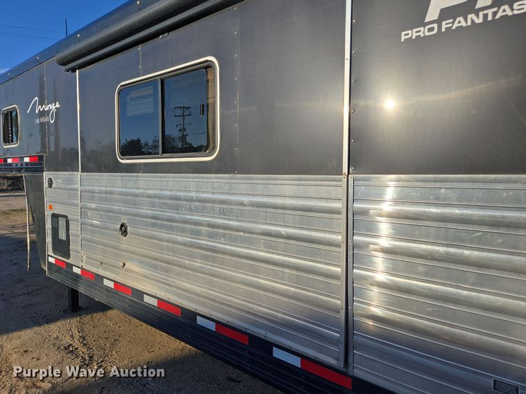 image for item DY6973 2018 Sooner  Universal Trailers horse trailer