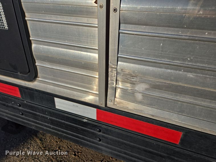 image for item DY6973 2018 Sooner  Universal Trailers horse trailer