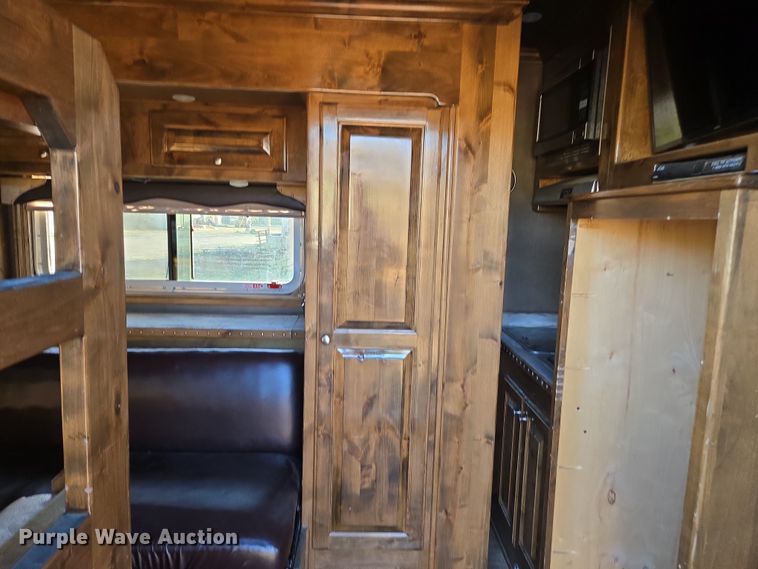 image for item DY6973 2018 Sooner  Universal Trailers horse trailer