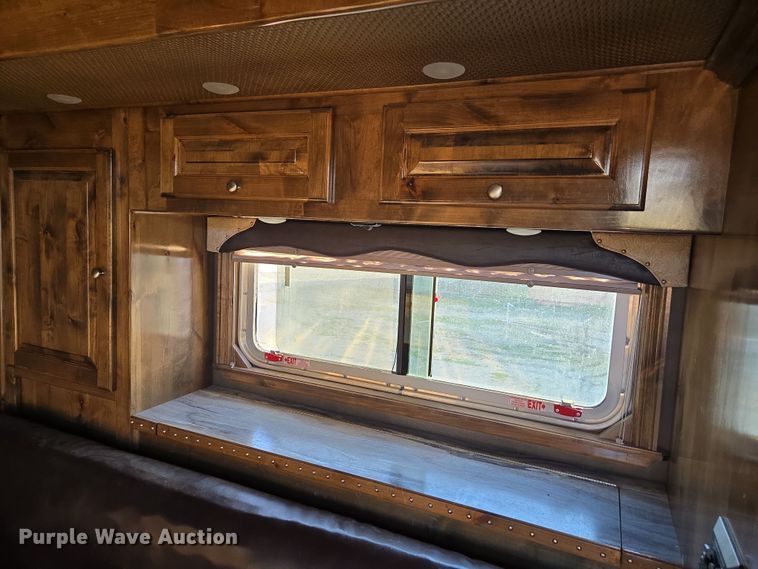 image for item DY6973 2018 Sooner  Universal Trailers horse trailer