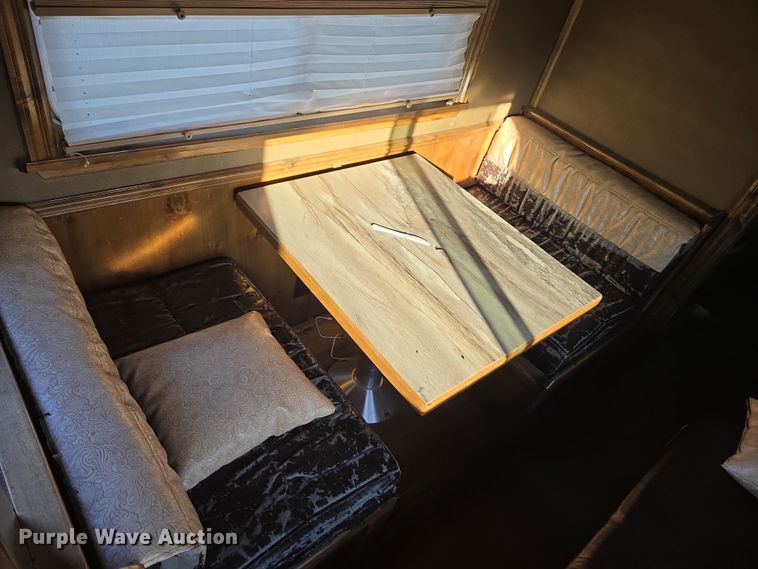 image for item DY6973 2018 Sooner  Universal Trailers horse trailer