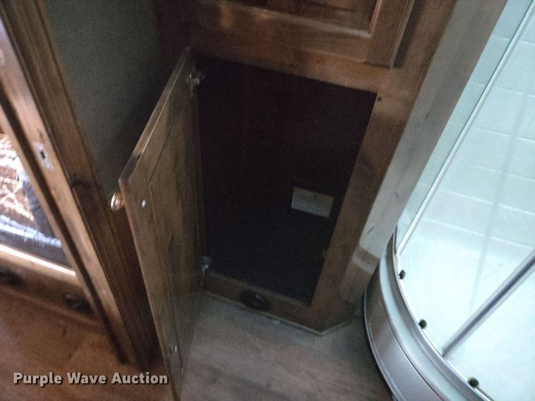 image for item DY6973 2018 Sooner  Universal Trailers horse trailer