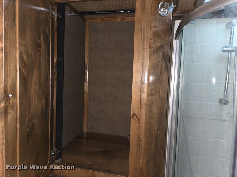 image for item DY6973 2018 Sooner  Universal Trailers horse trailer