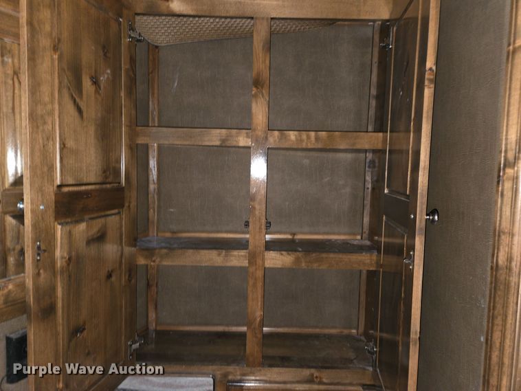 image for item DY6973 2018 Sooner  Universal Trailers horse trailer