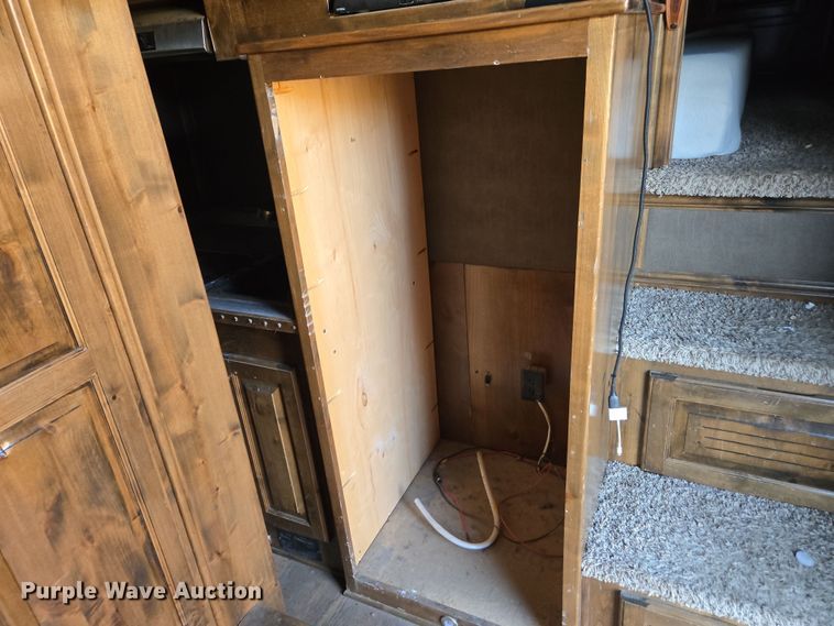 image for item DY6973 2018 Sooner  Universal Trailers horse trailer