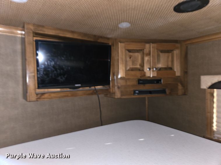 image for item DY6973 2018 Sooner  Universal Trailers horse trailer