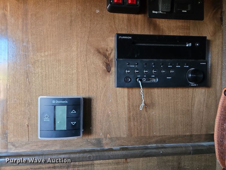 image for item DY6973 2018 Sooner  Universal Trailers horse trailer