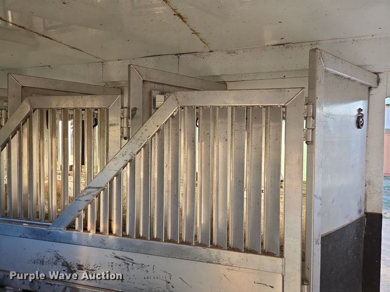 image for item DY6973 2018 Sooner  Universal Trailers horse trailer