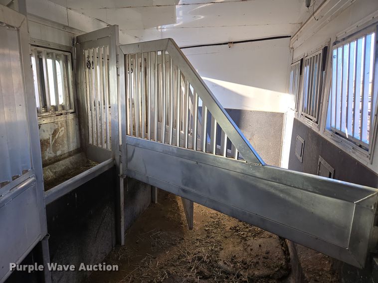 image for item DY6973 2018 Sooner  Universal Trailers horse trailer