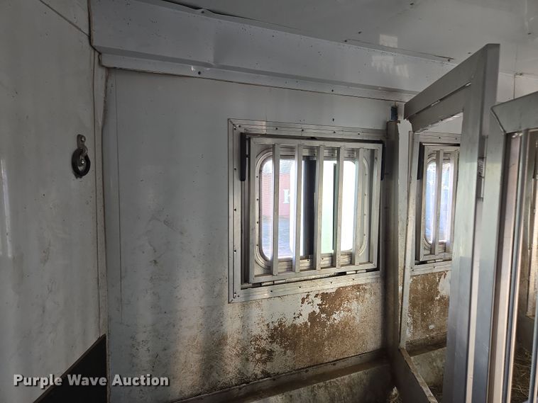 image for item DY6973 2018 Sooner  Universal Trailers horse trailer