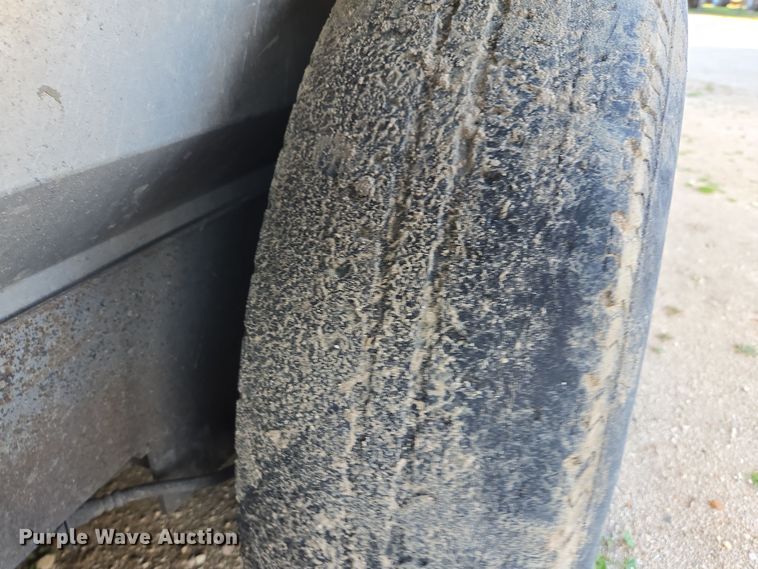 image for item DY6973 2018 Sooner  Universal Trailers horse trailer